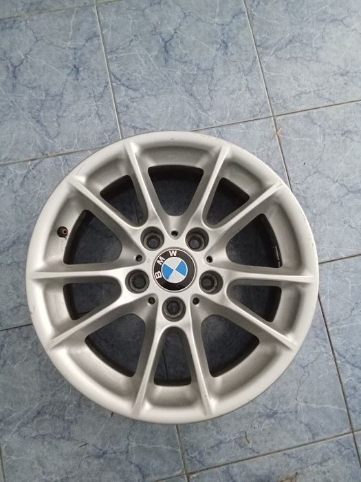 4 jantes 16" originais BMW com válvulas , estão impecáveis sem riscos