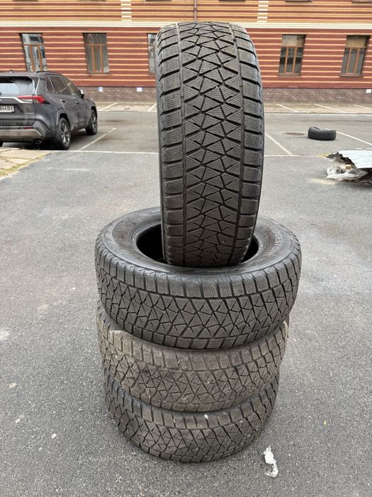 265/60 R18 Bridgestone blizzak DMV2 комплект зимової гуми