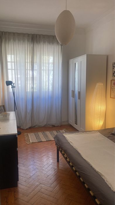 Alugo quarto sem caução