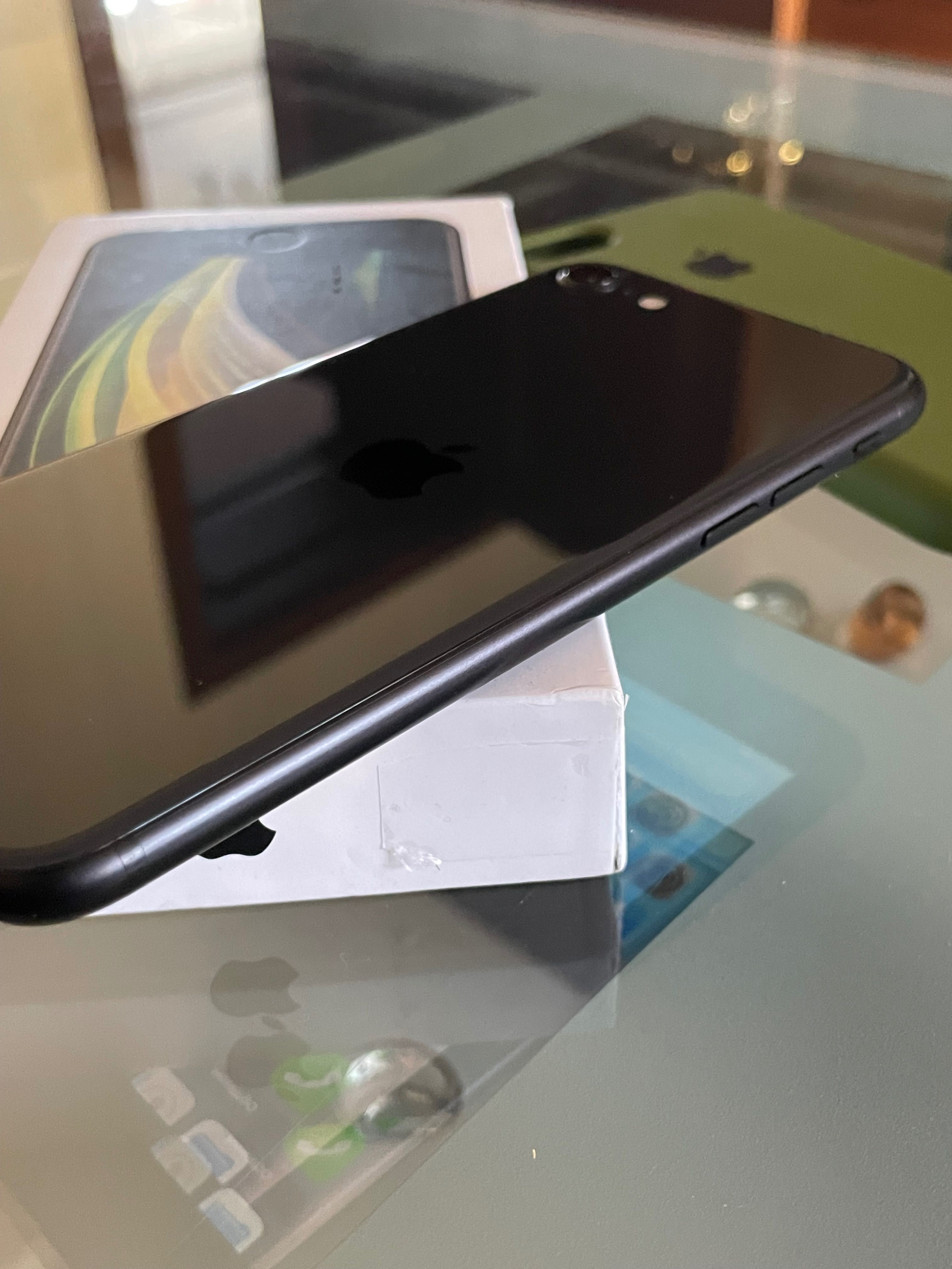 iPhone SE 2020 Black Neverlock