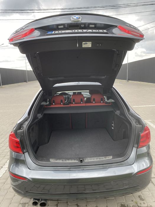 BMW 3GT 330i Grand Turismo 2.0T