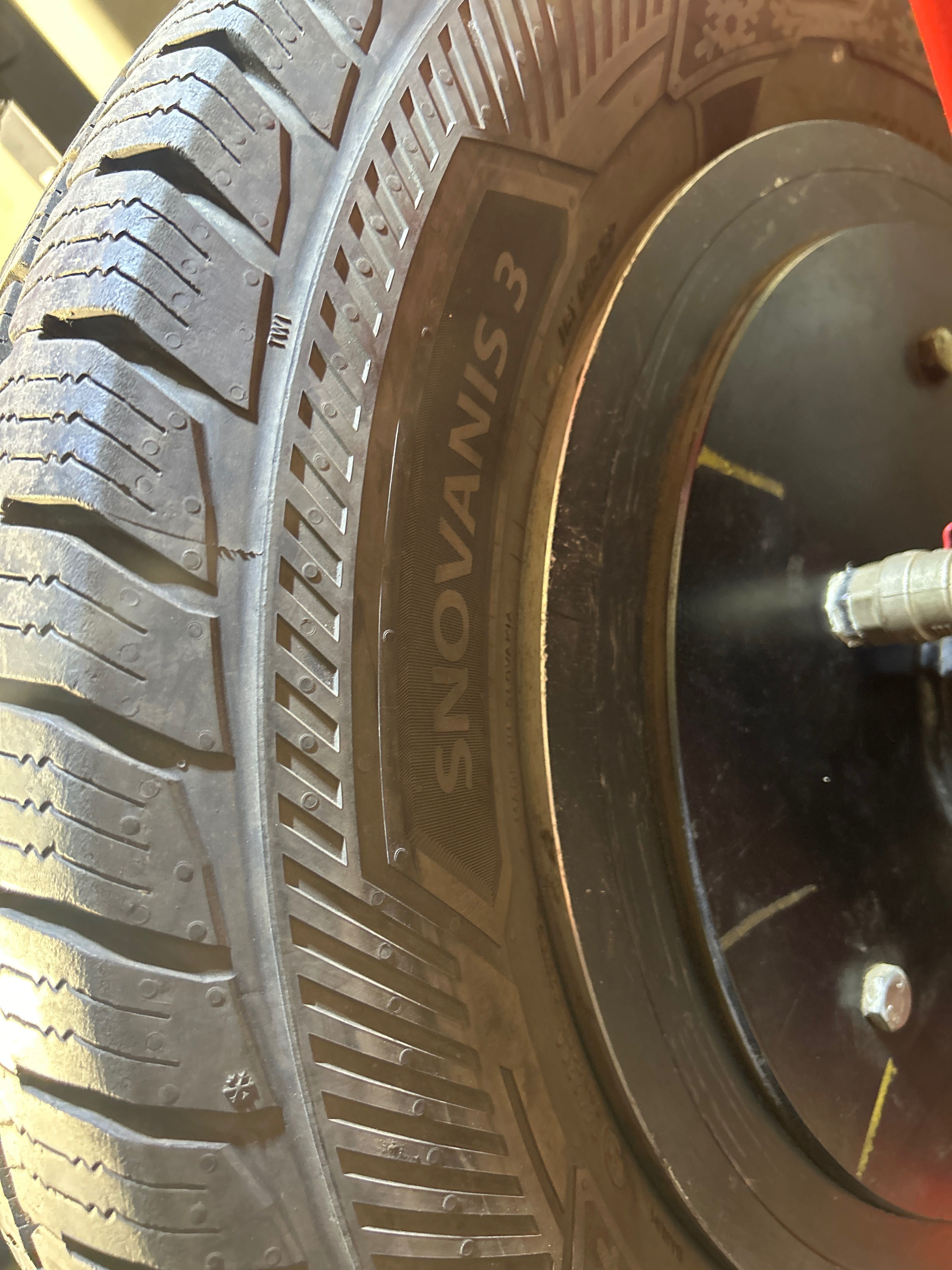 Barum Snovanis 3 225/70/15c 112/110R