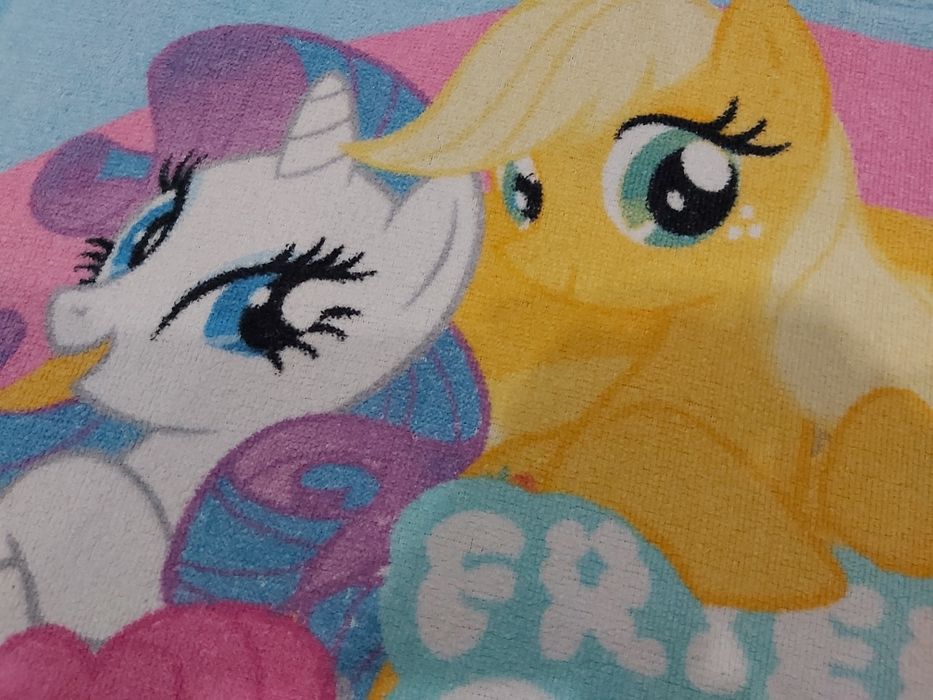Poncho ręcznik z Kapturem Little Pony ze SMYKA Cool Club 60x112 cm.