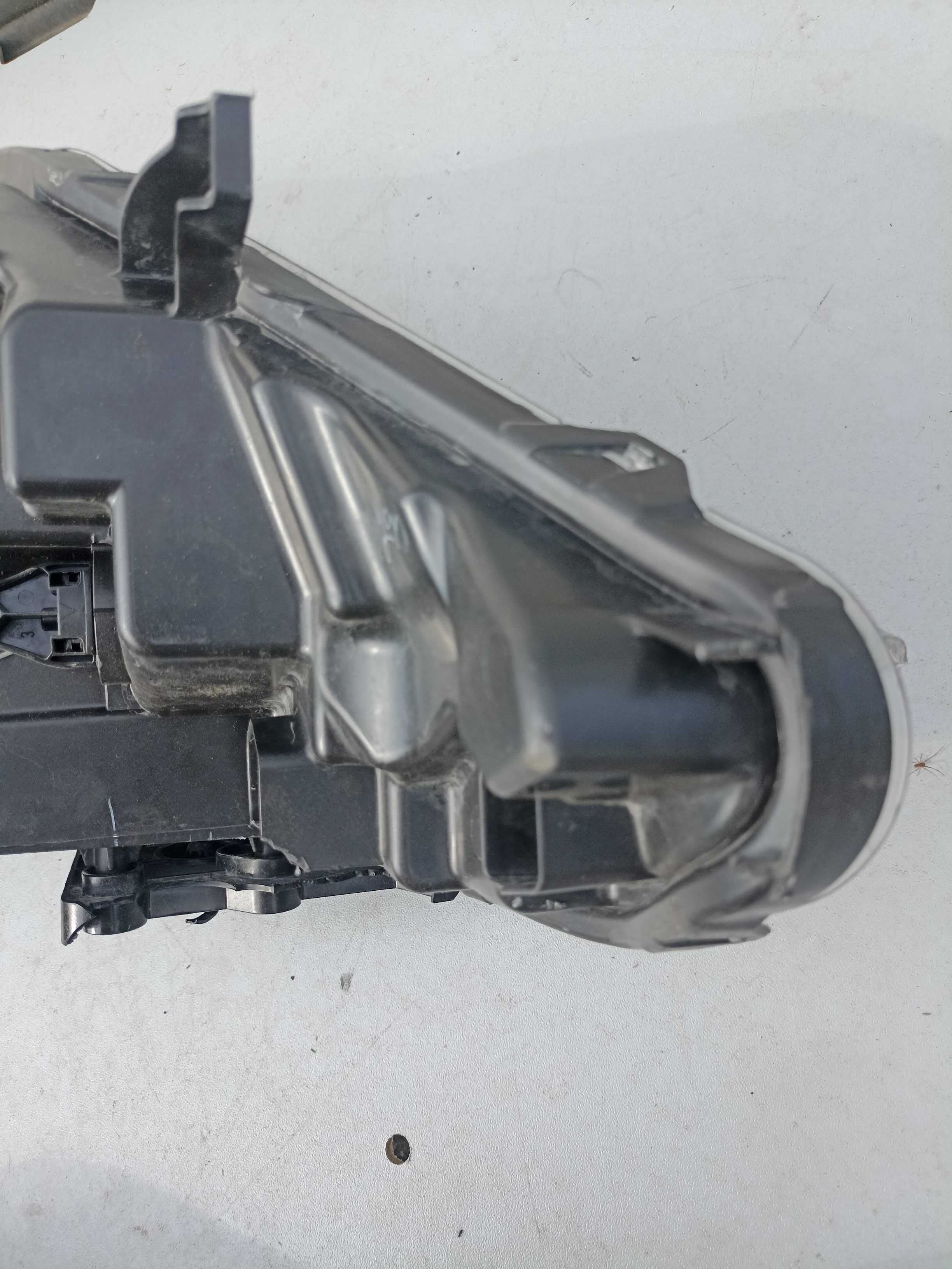 Lampa przednia nissan Qashqai II j11