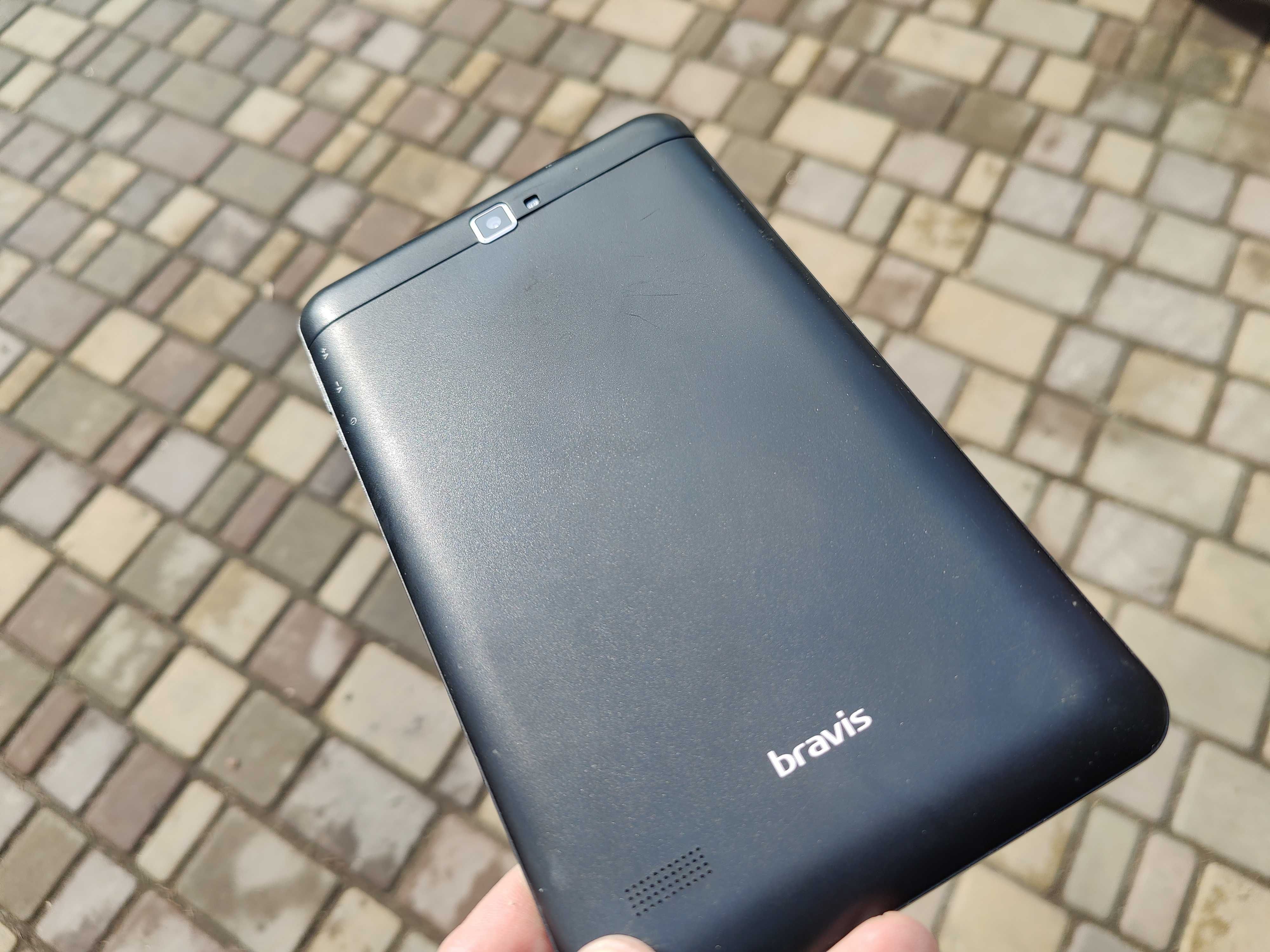 Планшет Bravis  Windows