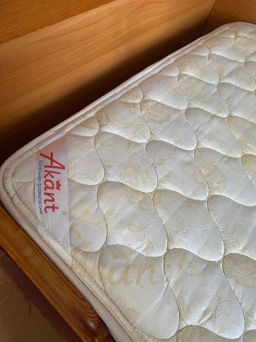 Дуже класне ліжко в гарному стані)телефонуйте роскажу детальніше