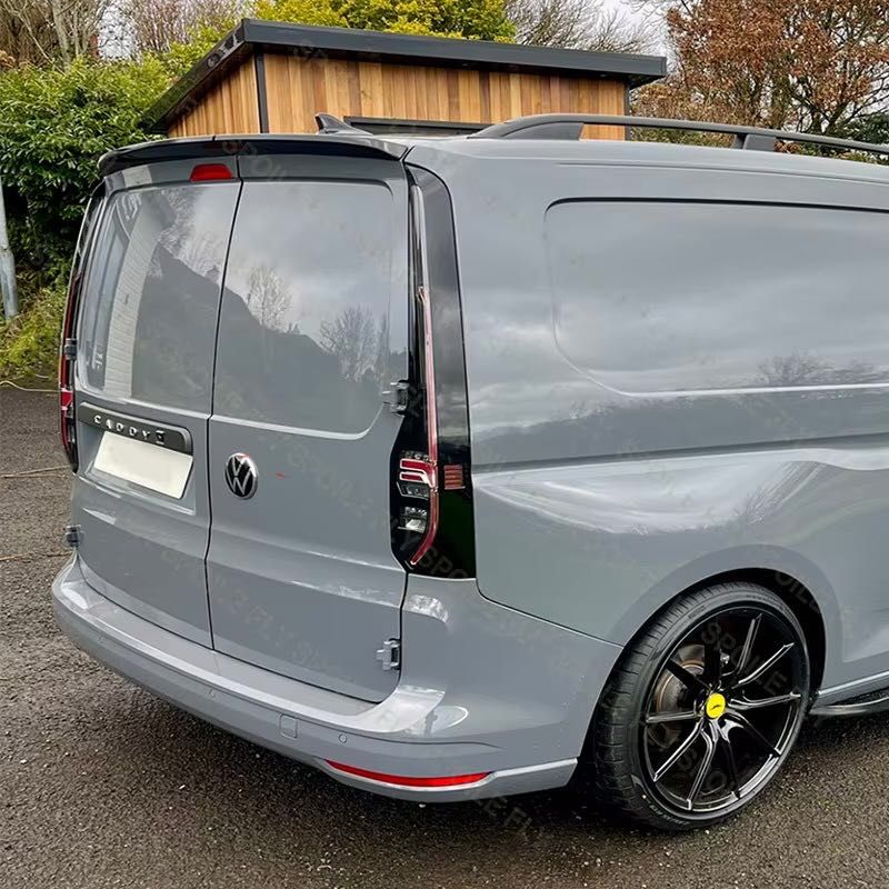 Спойлер Volkswagen Caddy бленда накладка на багажник ляду козырек