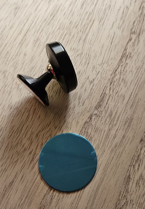 Magnetyczny uchwyt do telefonu