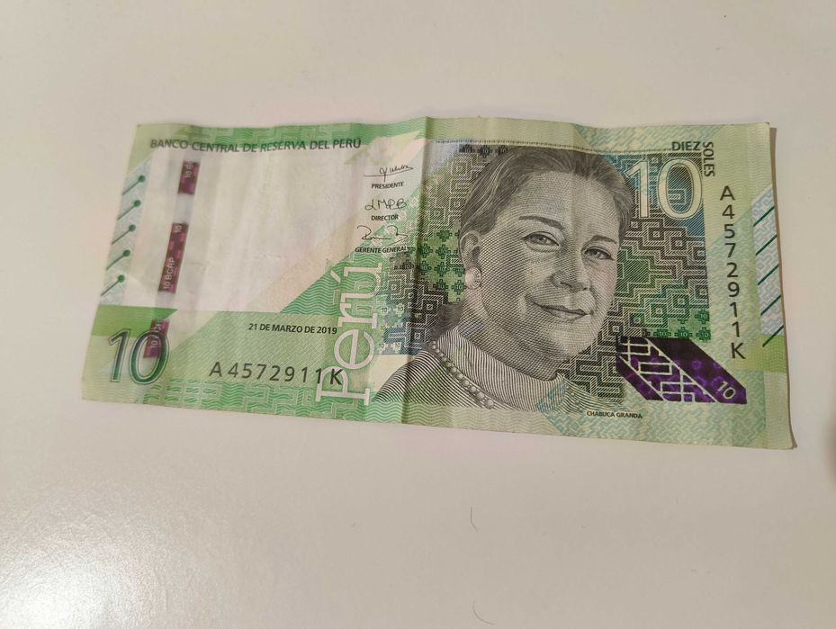 Nota de 10 soles do Perú - vicuña