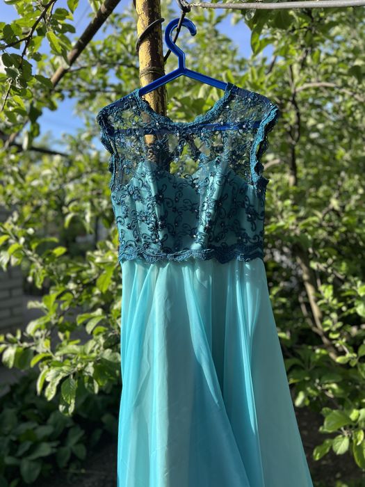 Продам вечірню сукню