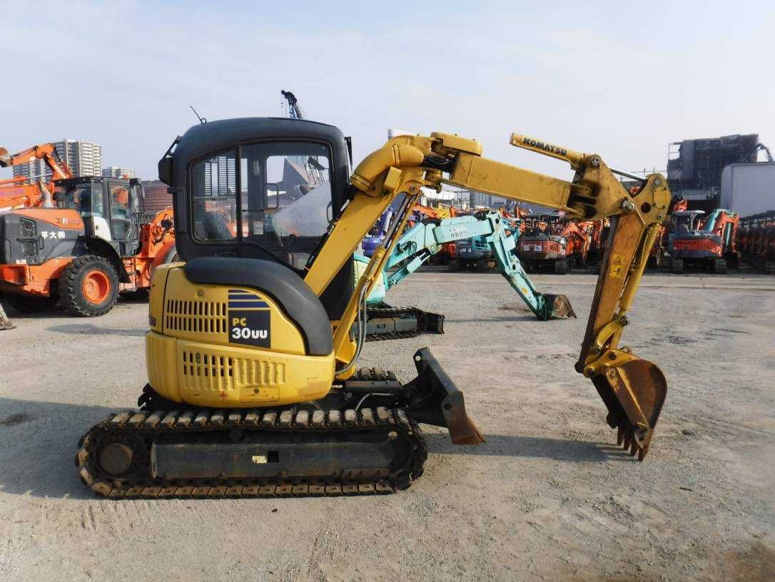 Экскаватор гусеничный Komatsu PC30UU-5