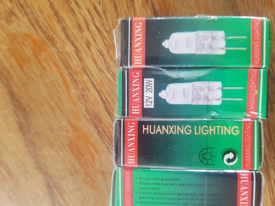 Lampa do salonu z żarowkami