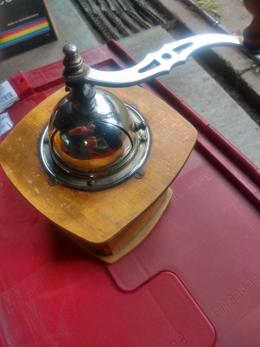 Stary młynek do kawy , pieprzu