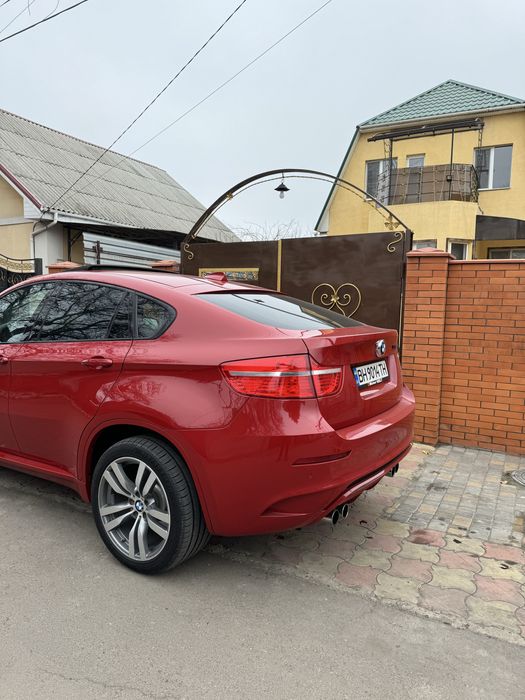 BMW X6M e71.