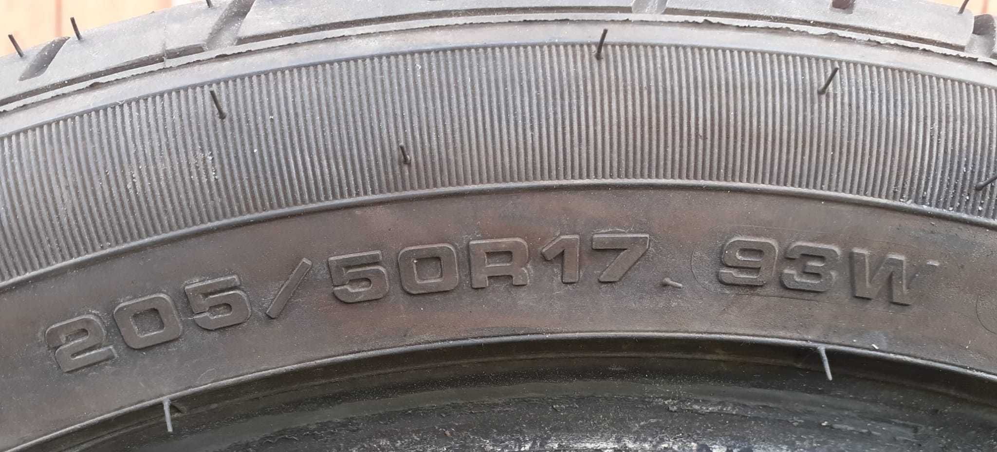 Komplet opon letnich 205/50R17 w super stanie