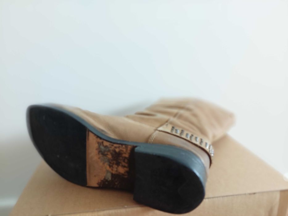 Bota em Pele Cano Alto Senhora Camel Levi's