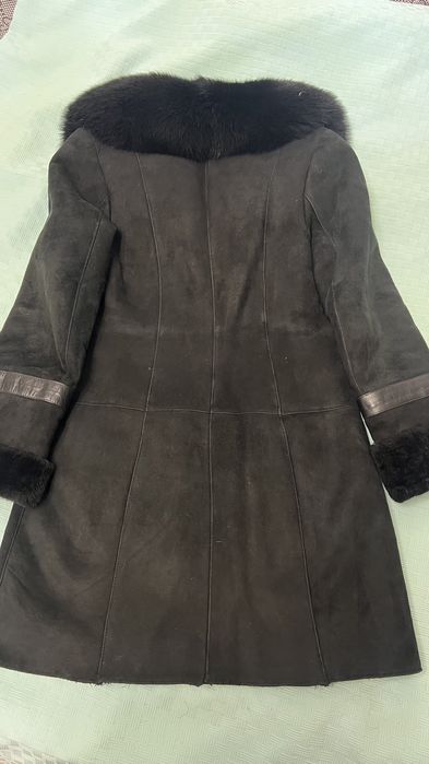 Дублянка чорна з песцом на вороті