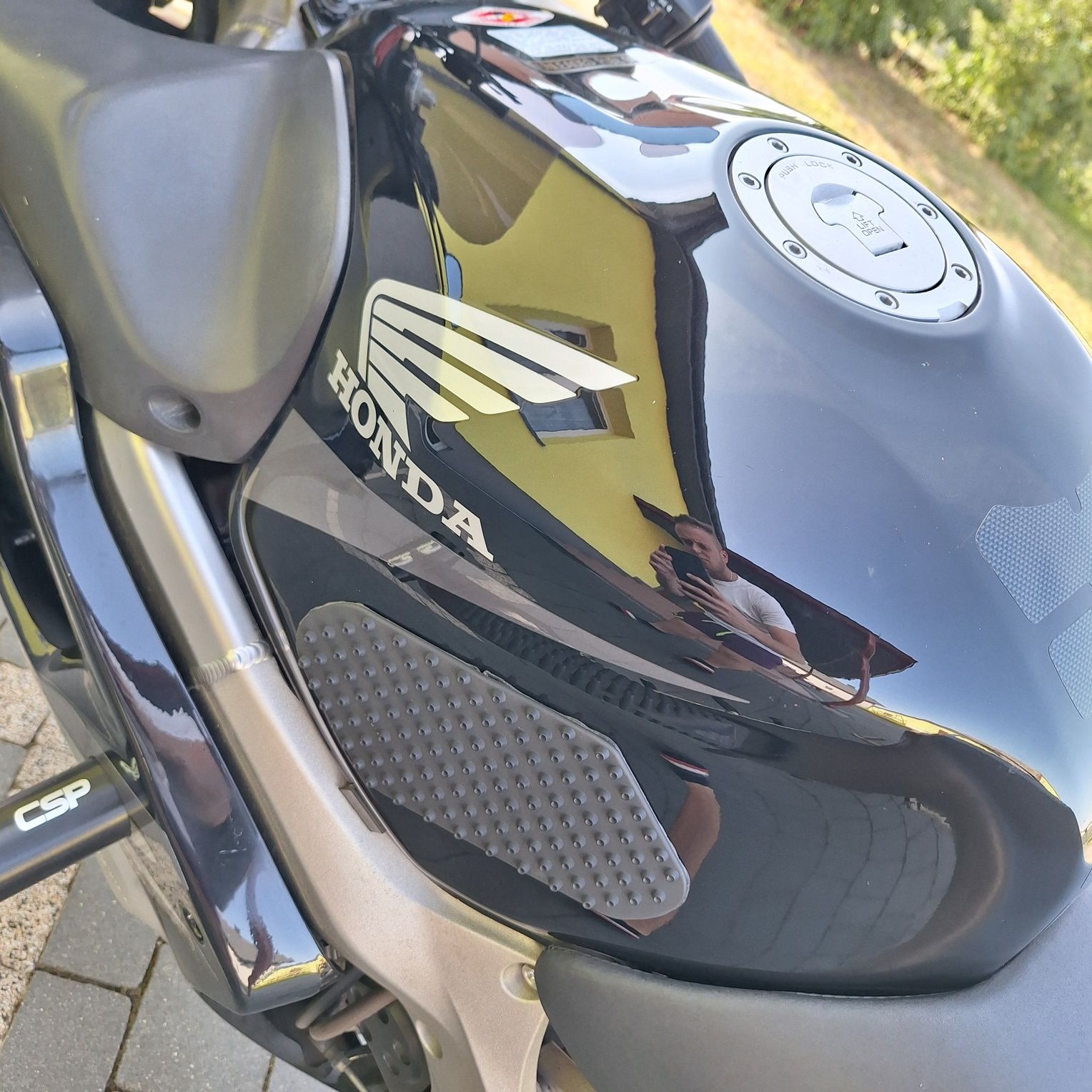 Honda cbr f4i 600