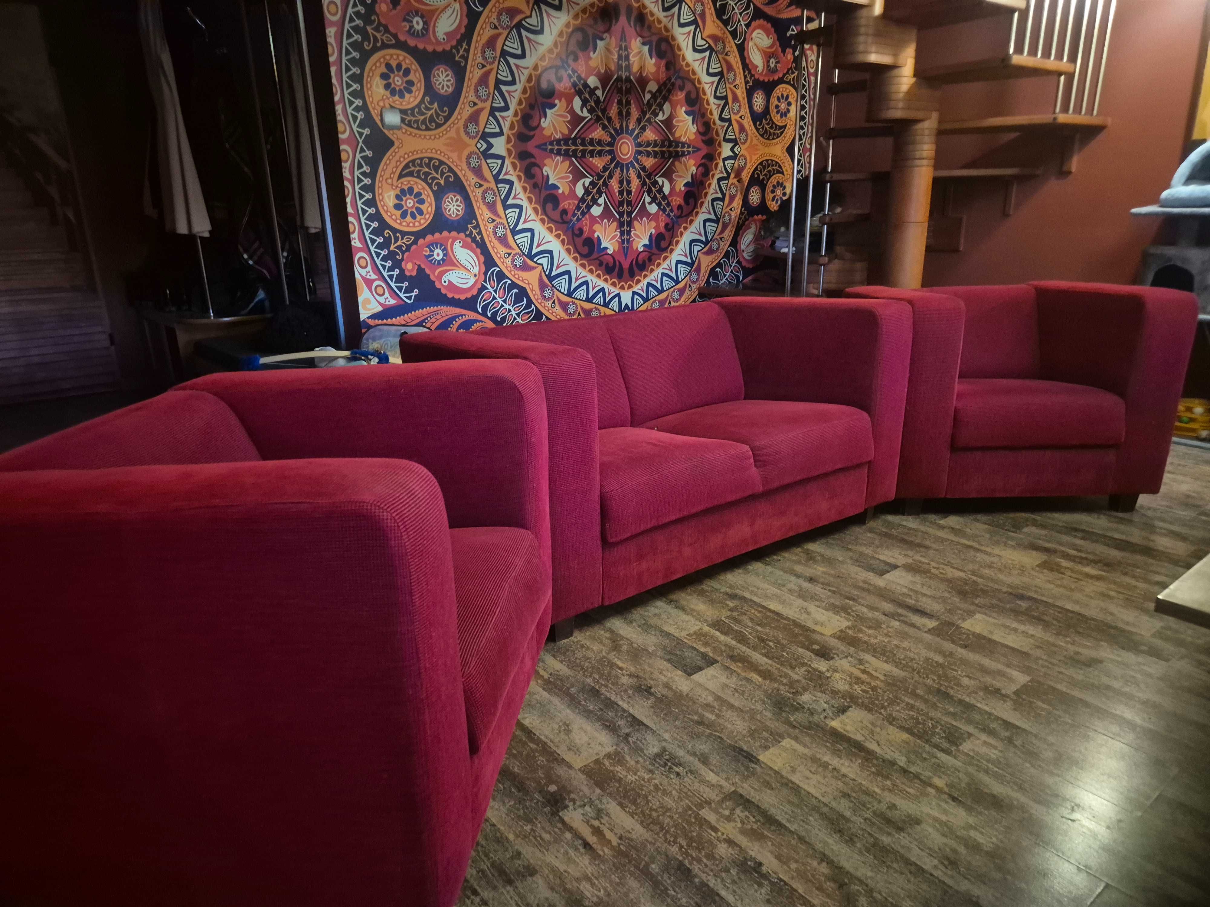 Zestaw mebli kubicznych sofa i 2 fotele