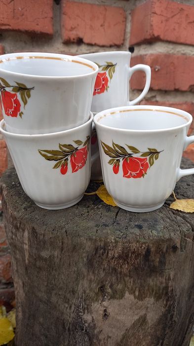 Продам фарфорові чашки