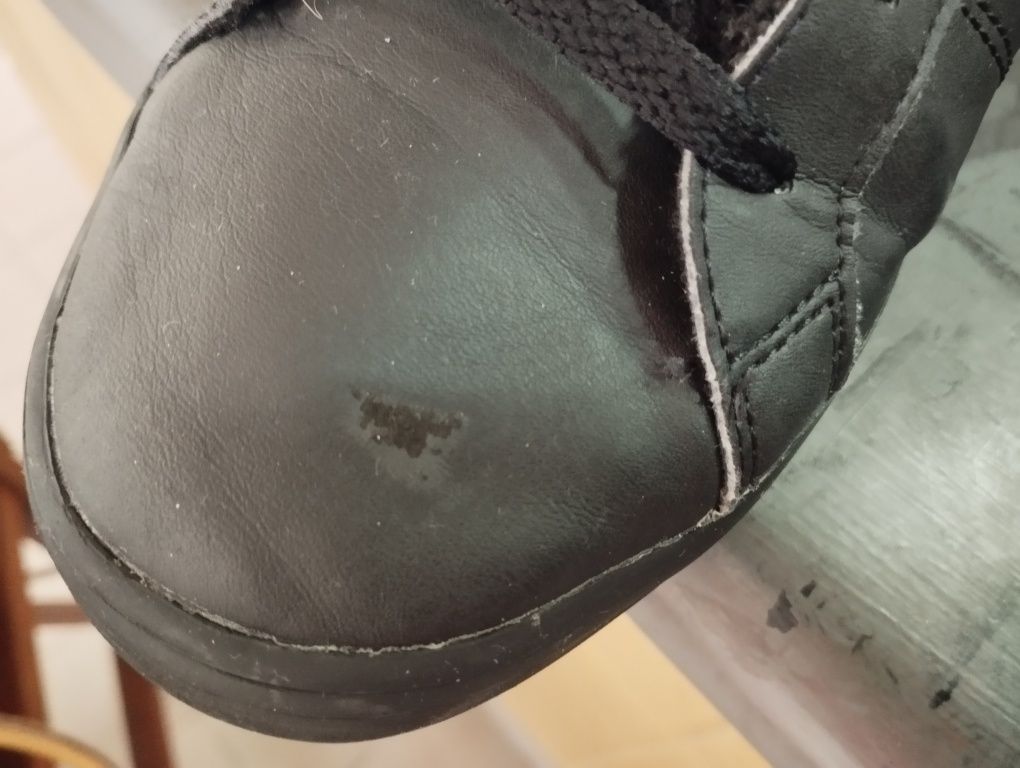 Tênis adidas  pretos
