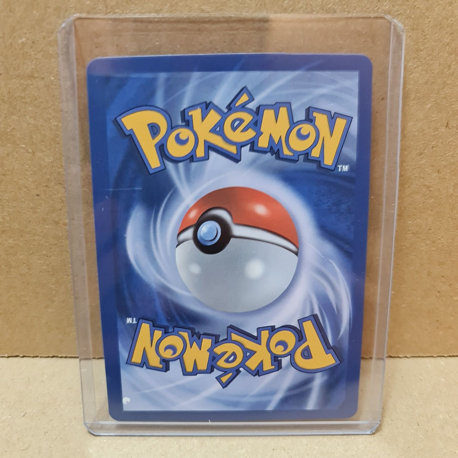 Carta Pokémon Victory Orb - Capa Protetora Incluída