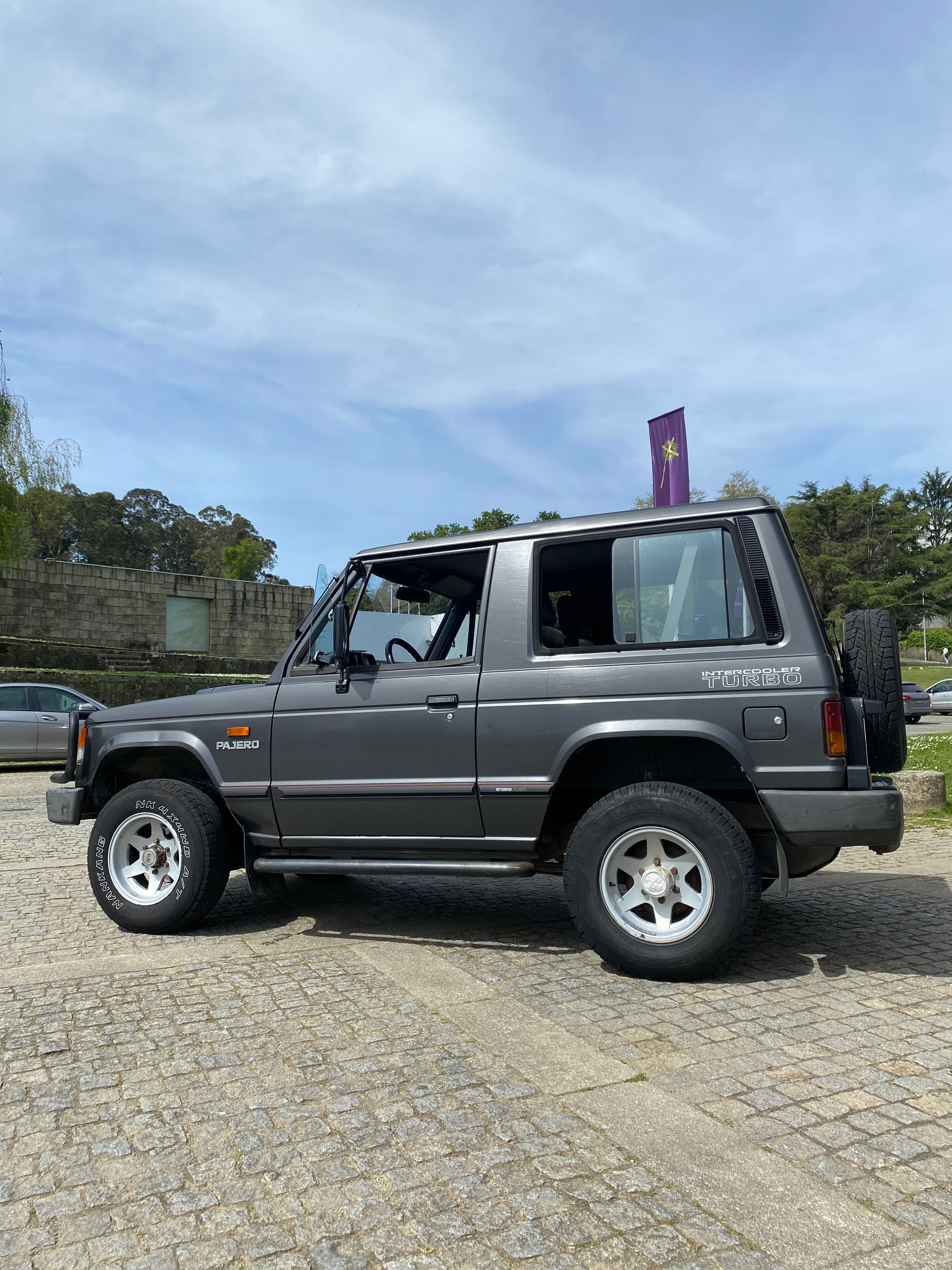 Mitsubishi pajero mk1 2.5