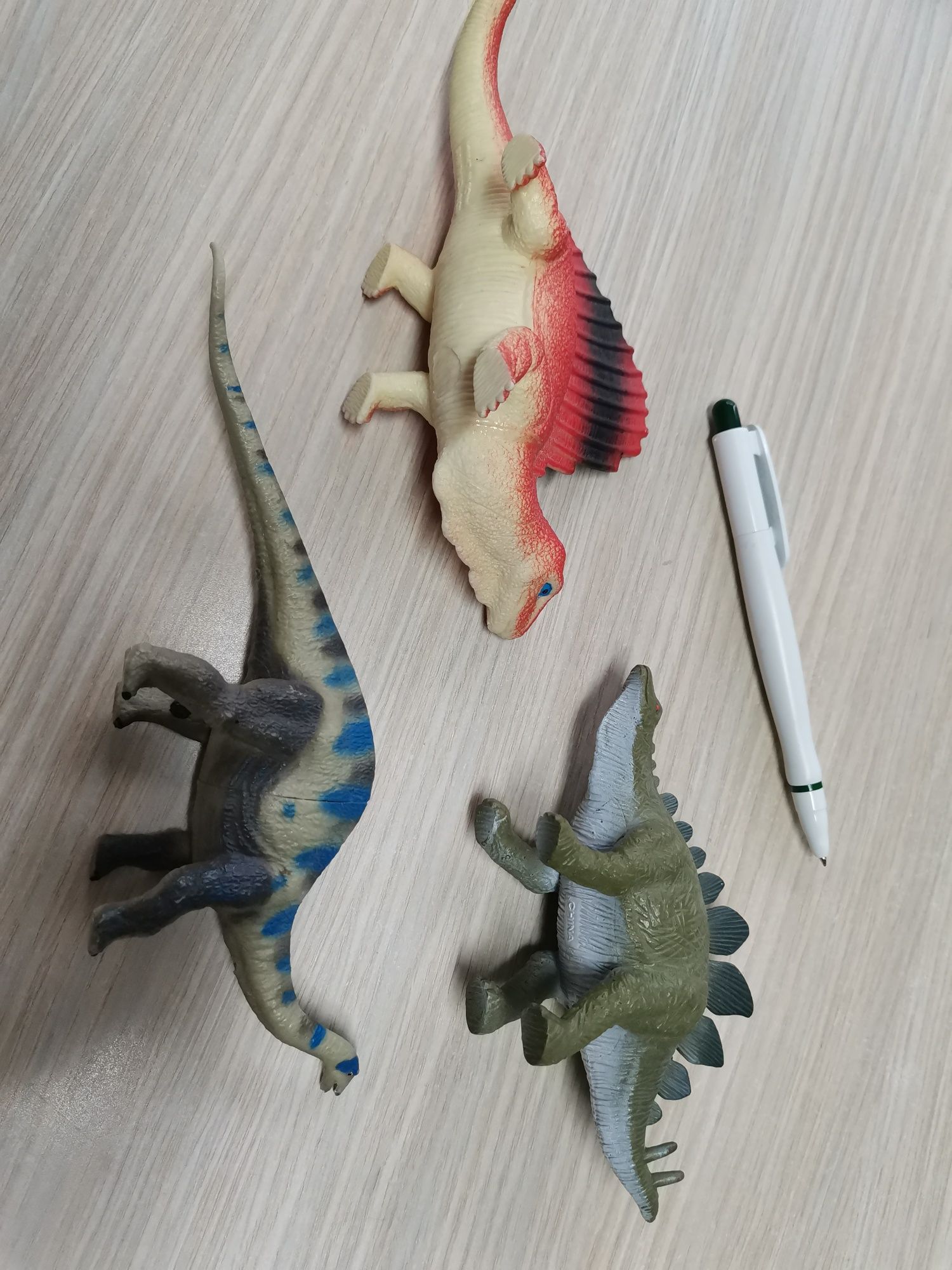 Dinozaury figurki