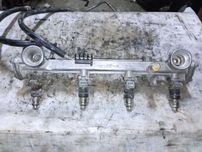 Паливна рейка рампа форсунка Mercedes W210 2.0i 0000787423 1110780745