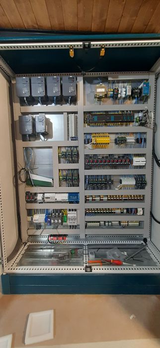 Automatyka przemyslowa / Instalacje elektryczne