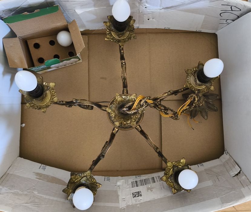 Żyrandol mosiężny