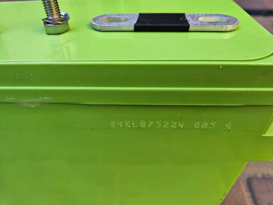 Гелевые аккумуляторы Monbat Carbon 100Ah