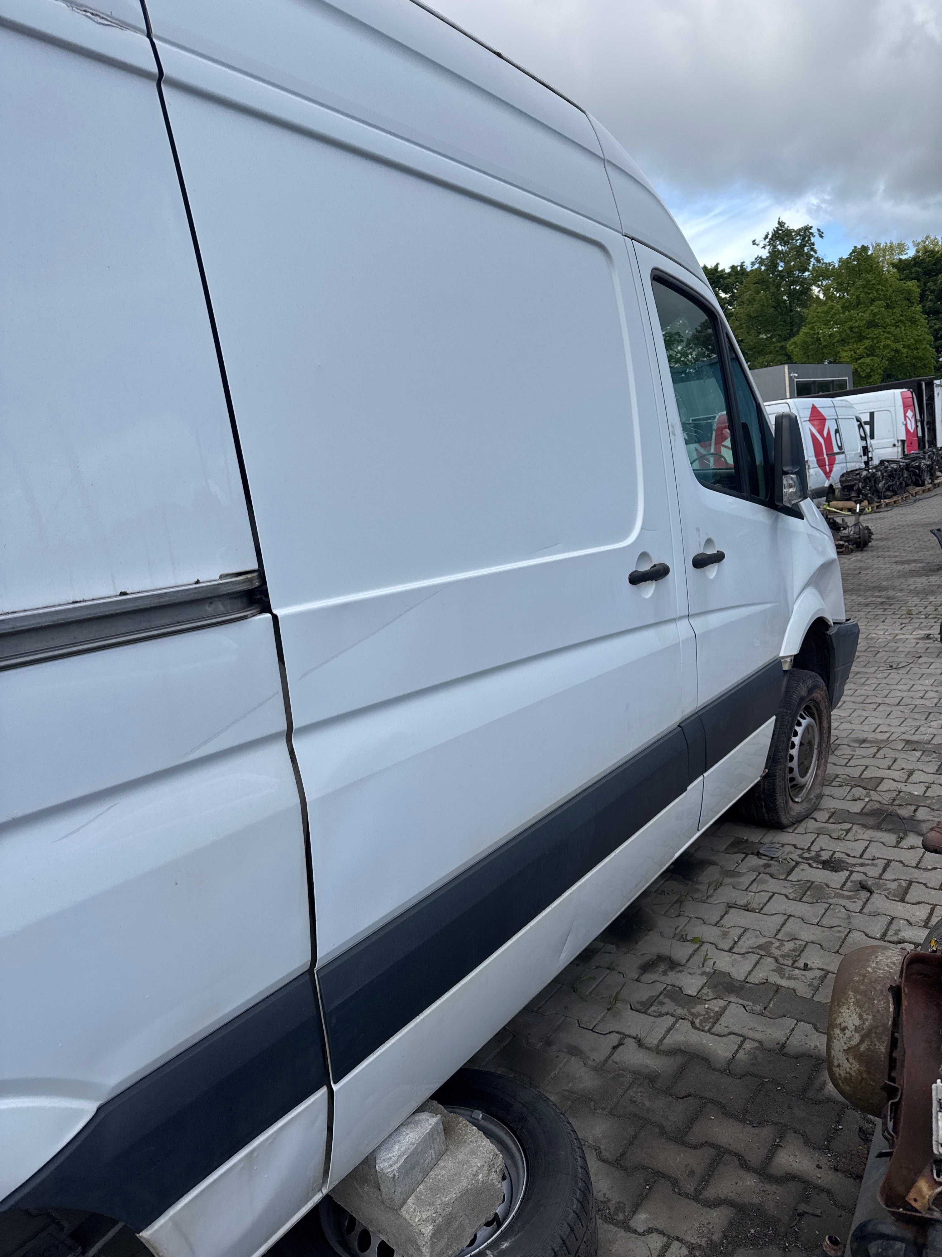 Mercedes  sprinter 906 Crafter drzwi bok