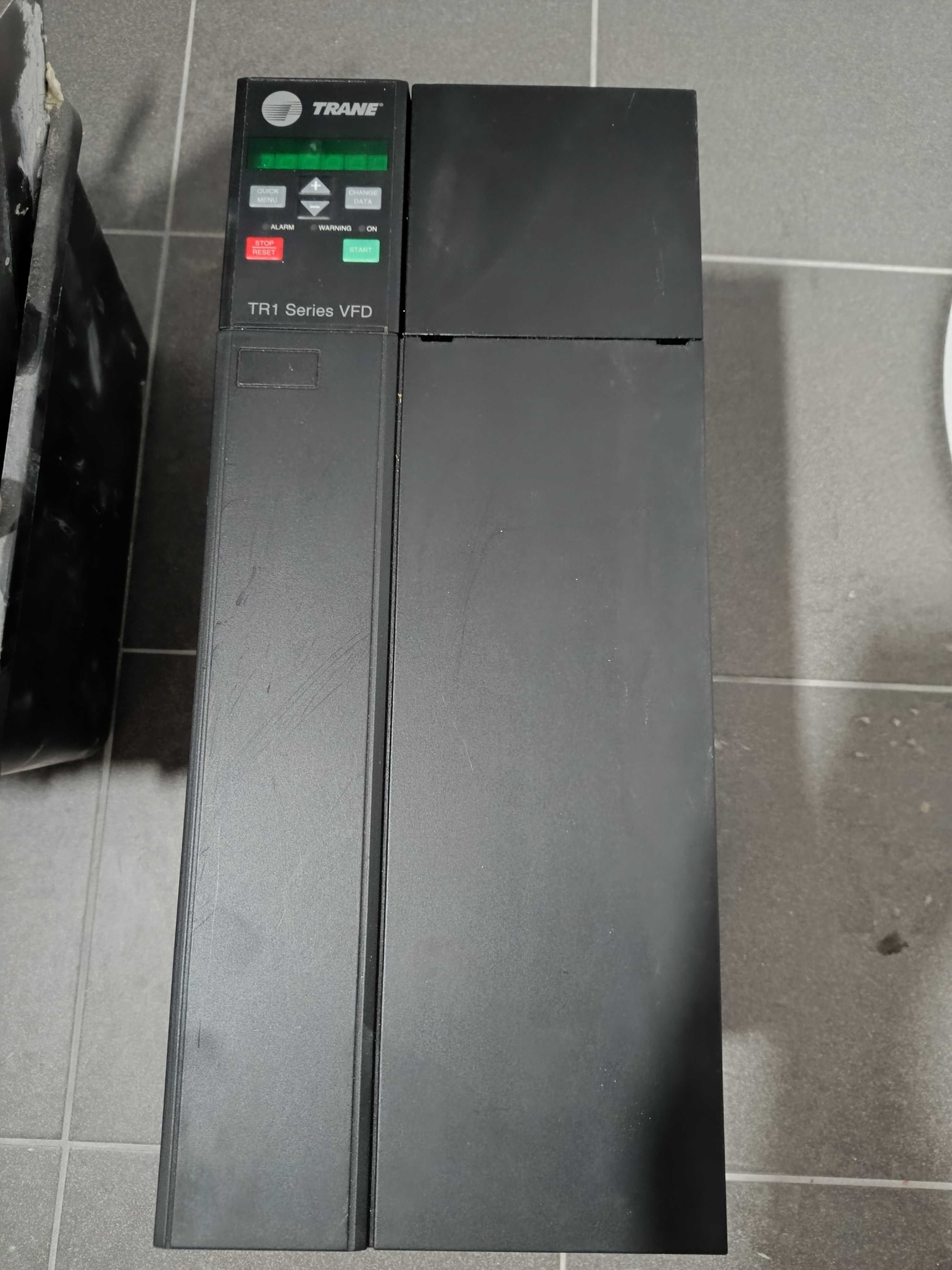 Falownik Trane 3 fazowy 25kW 400V 32A inwerter przetwornica