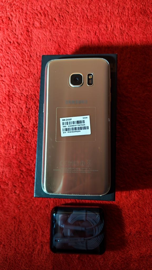Smartfon Samsung Galaxy S7, kolor Gold, etui  Smart Viev, st.jak Nowy.