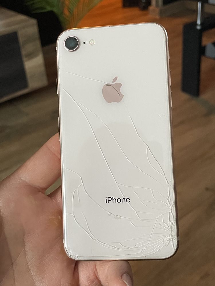 iPhone 8 , 64GB , bateria 85%