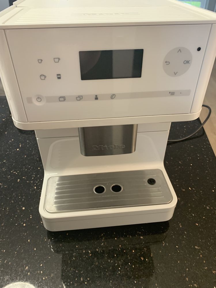 Ekspres Miele CM 6150 biały