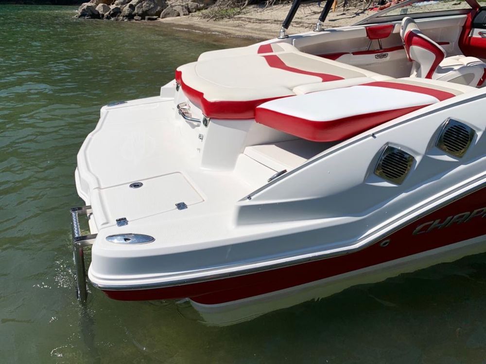 Barco chaparral 216 SSI