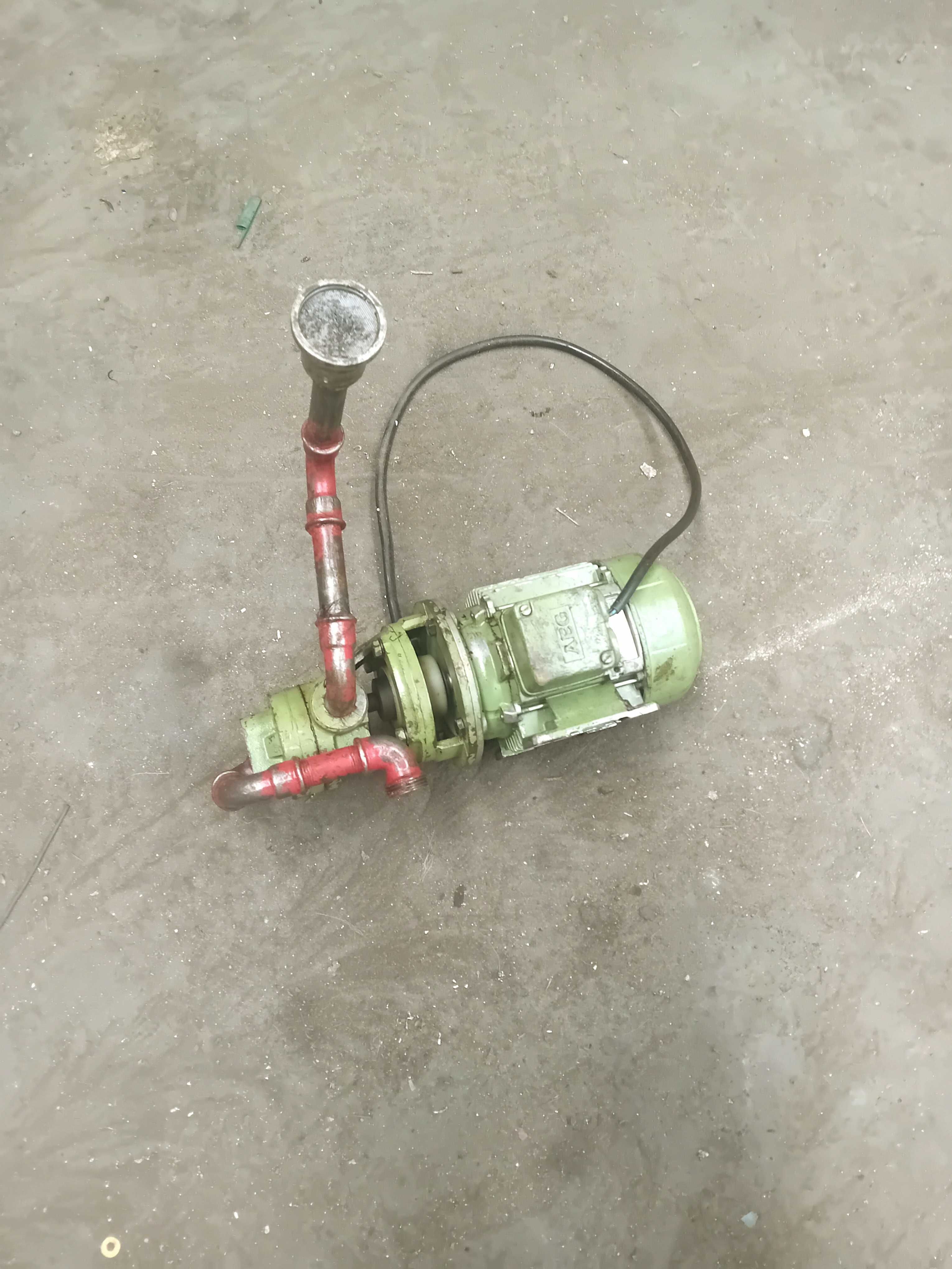 Bomba hidráulica com motor AEG