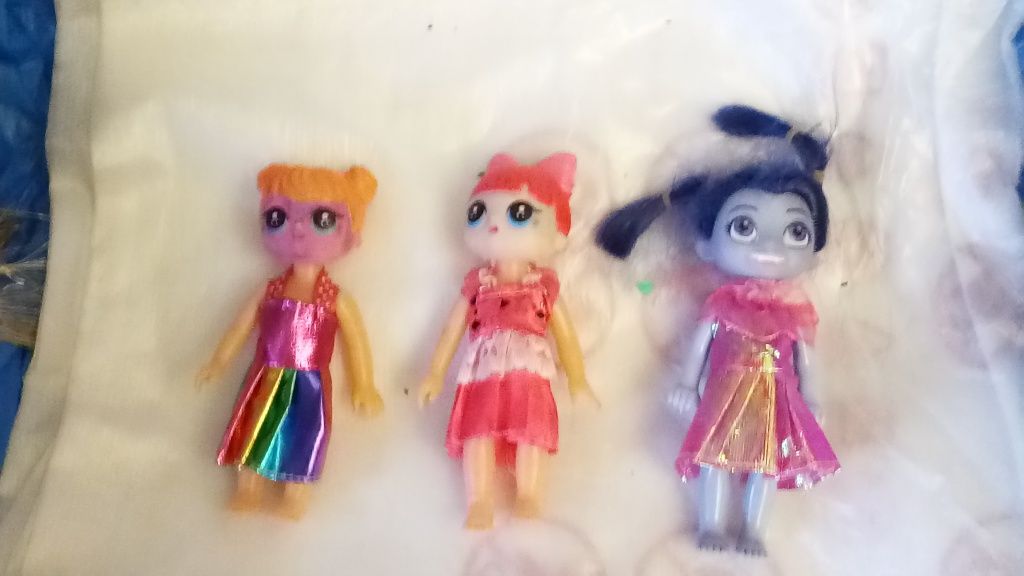 іграшки:кукли,та інше