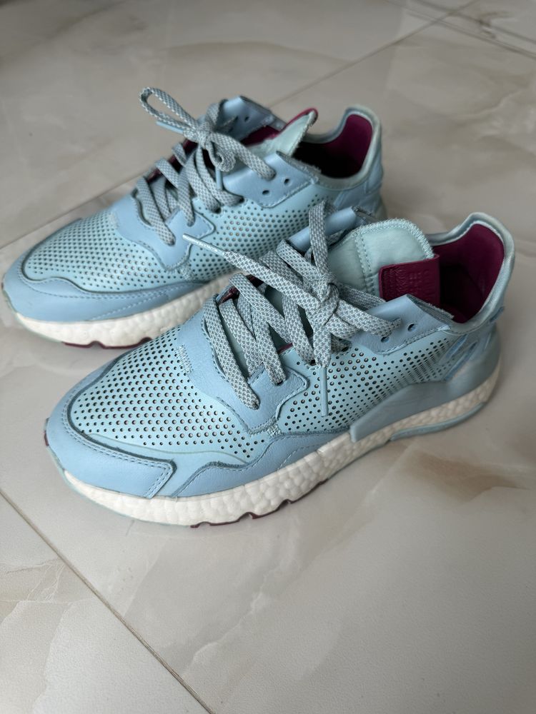 Кросівки Adidas 38.5