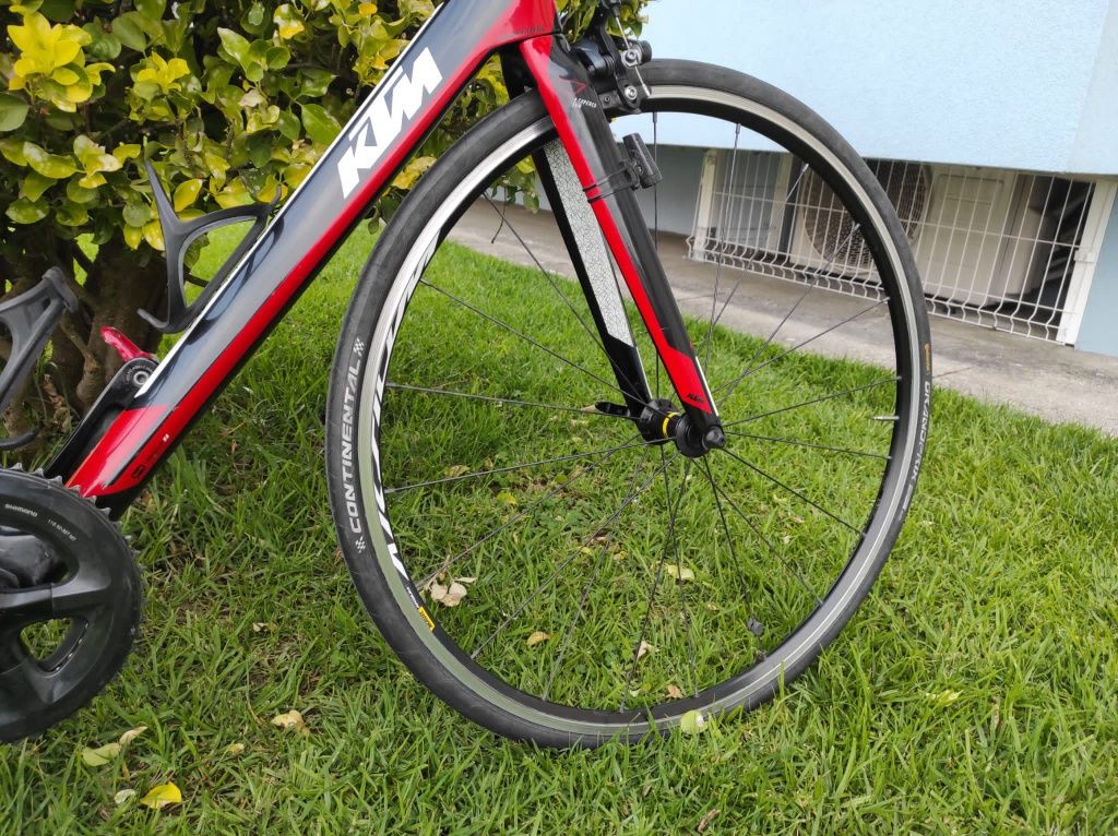 Bicicleta KTM em carbono