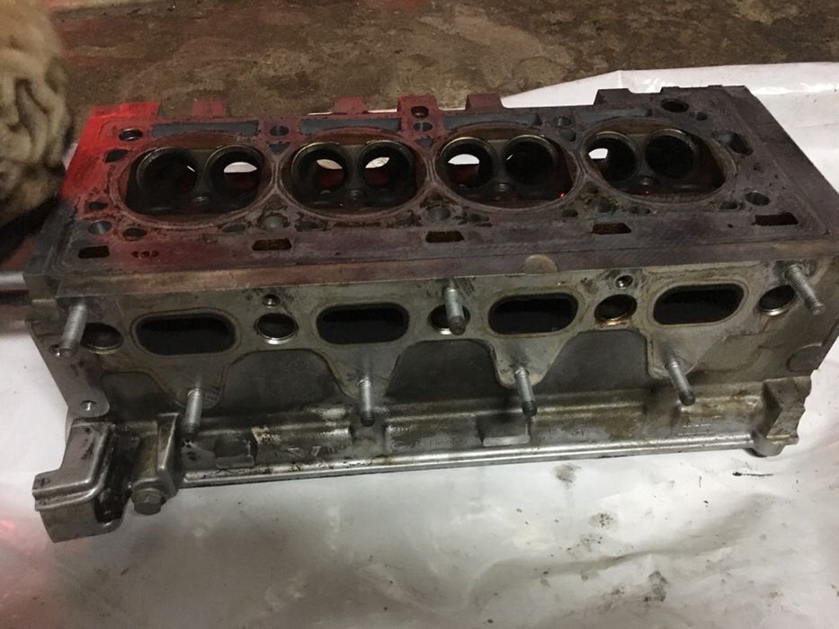 Cabeça sem válvulas Renaut Megan 1400 de 16 válvulas a gasolina fase 2
