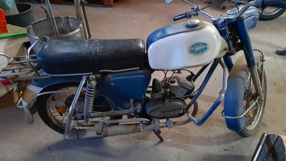 Mota Vanguard, com documentos