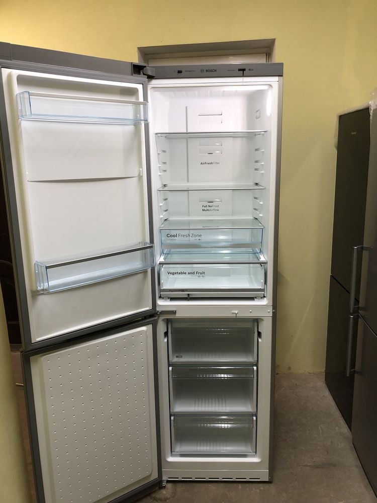 Холодильник Bosch kgn39xl24e