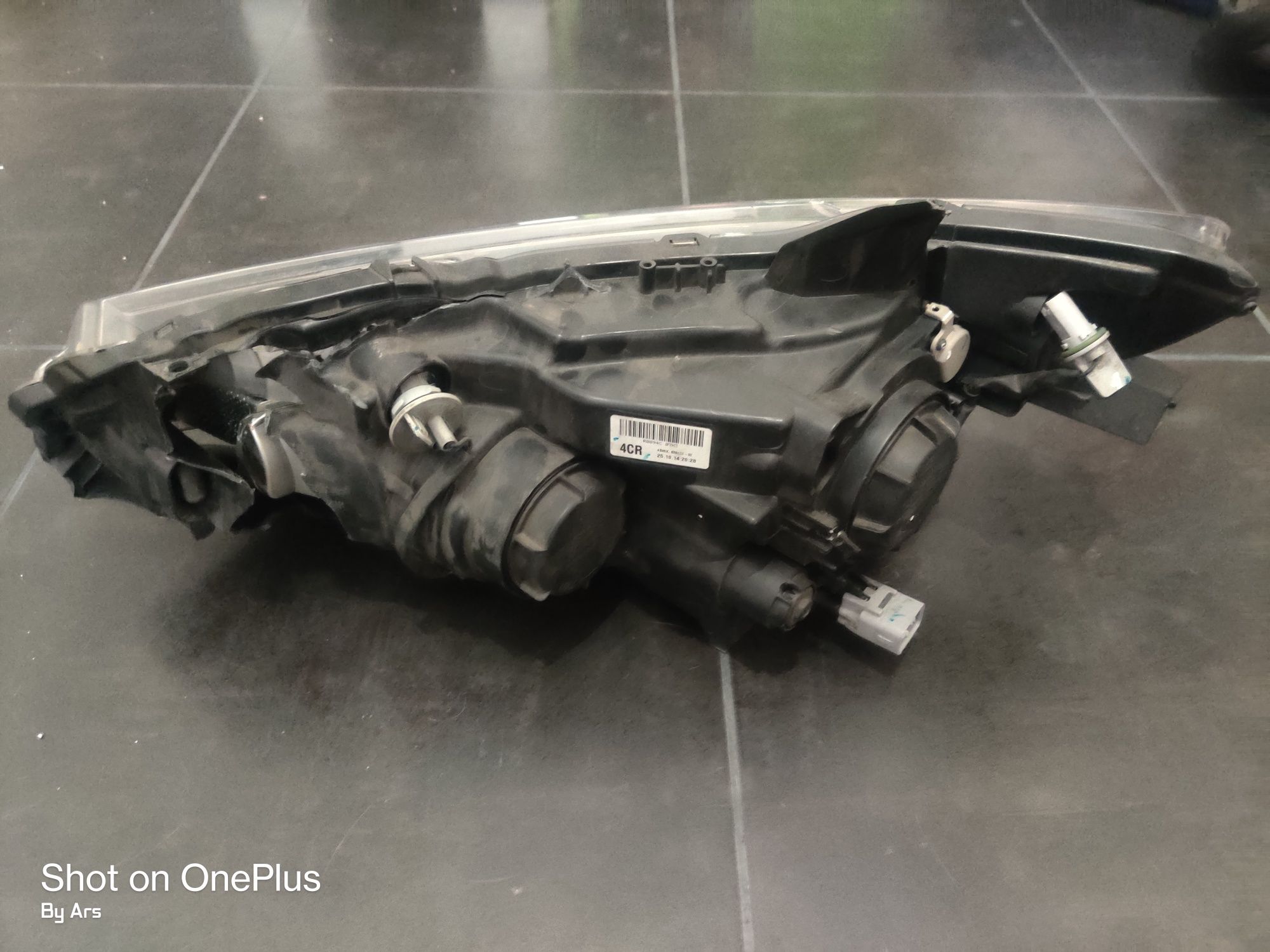Ориг. права фара Mitsubishi Outlander III під ремонт або на розбір
