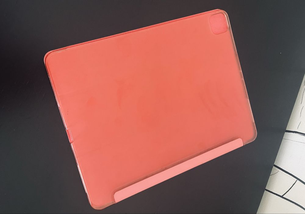 iPad Pro (12.9-inch) (6th generation)