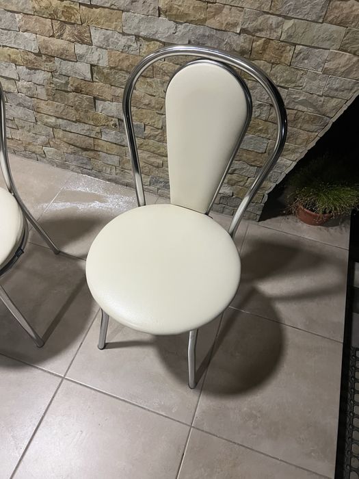 Продам столики журнальні