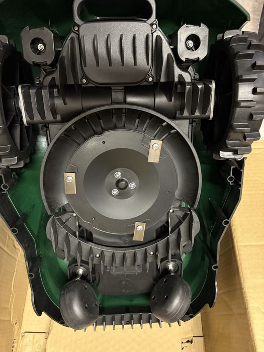 Robot koszacy parkside 1000 z garazem. Robot nowy.