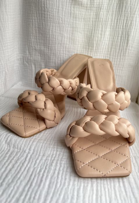 Плетені босоніжки